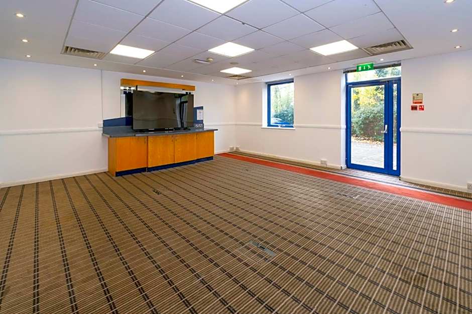 Holiday Inn Express Droitwich Spa By IHG