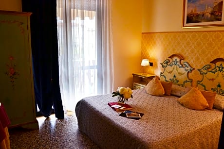 Double Room with Private External Bathroom