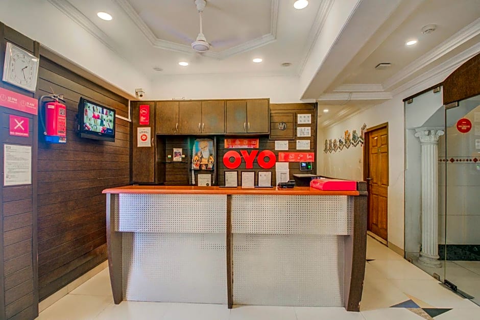 OYO Flagship 572 Santacruz West