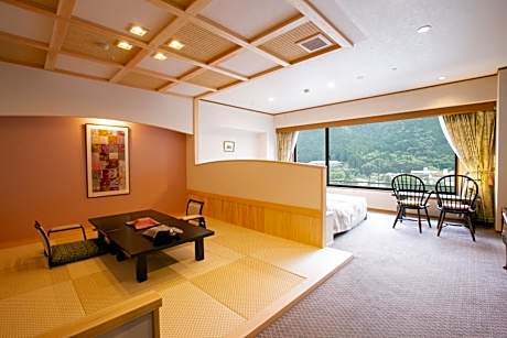 Twin Room with Tatami Area