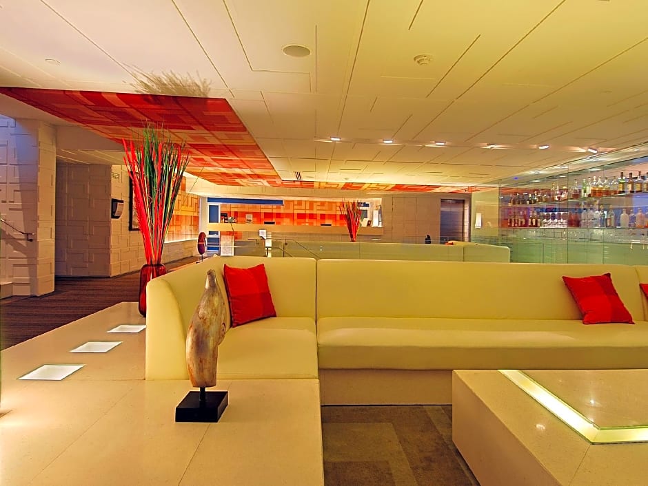 Le Fenix Sukhumvit (SHA Extra Plus)