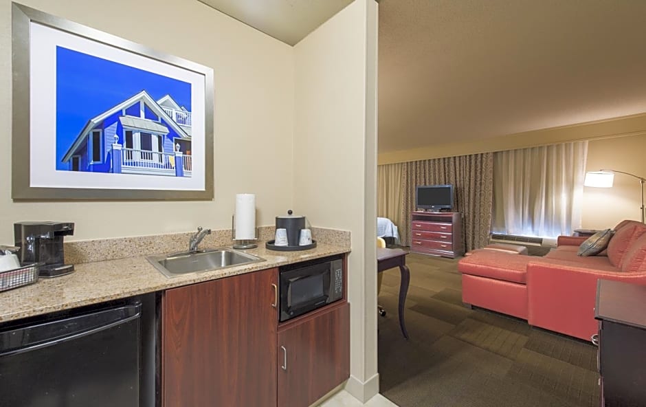 Hampton Inn & Suites Pensacola I-10 N at University Town Plaza