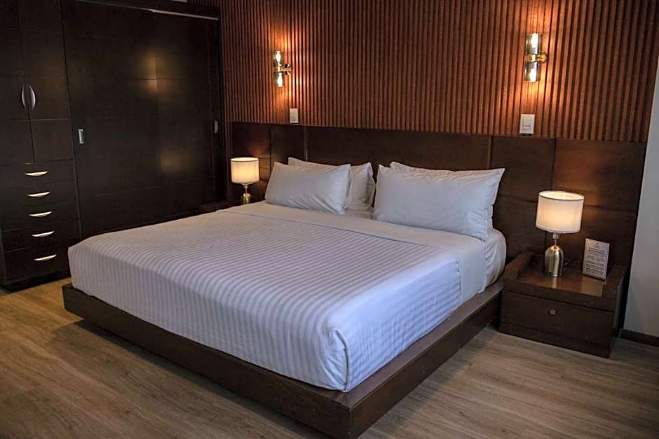 Crown Victoria Hotel