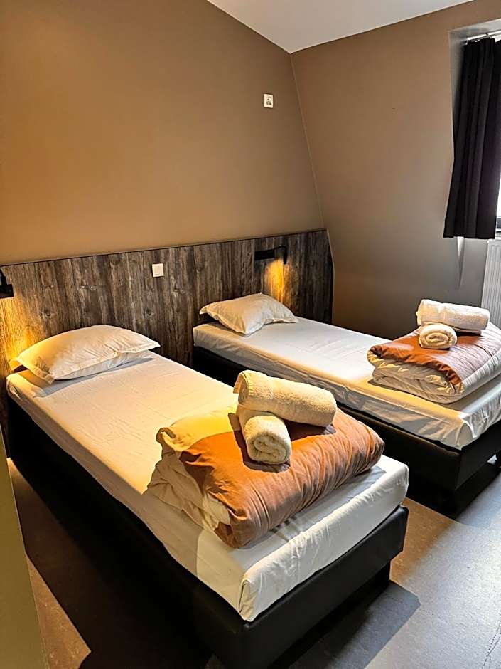 Brxxl 5 City Centre Hostel