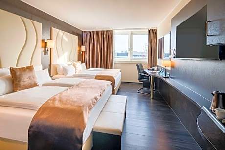 Comfort Queen Room with Two Queen Beds - Quiet Location