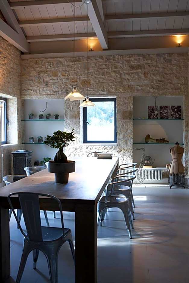 Photo 1 of 7 of Landlord Manor