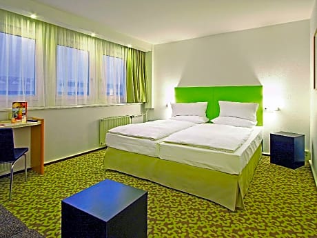 Comfort room with 1 double bed (160 x 200 cm) a nd 1 sofa bed
