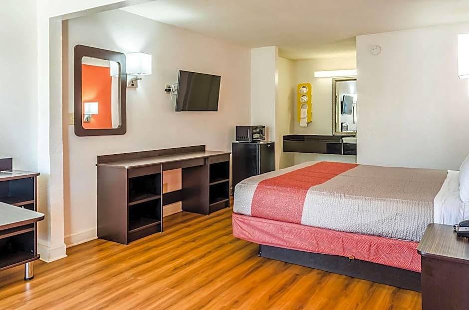 Motel 6-Saraland, AL