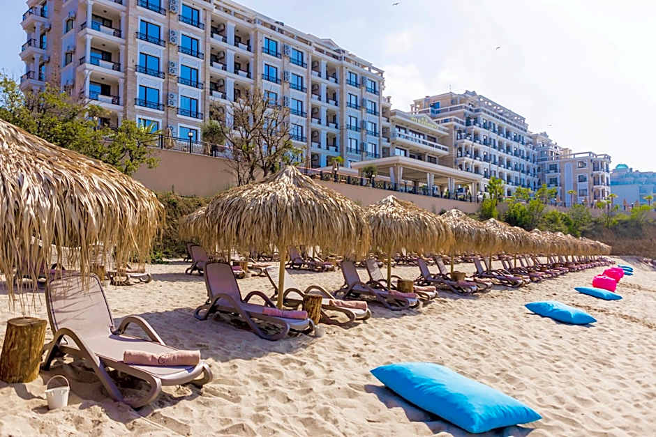 Onyx Beach Residence - Free Beach Access & Parking