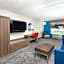 Holiday Inn Express & Suites Columbus at Northlake By IHG