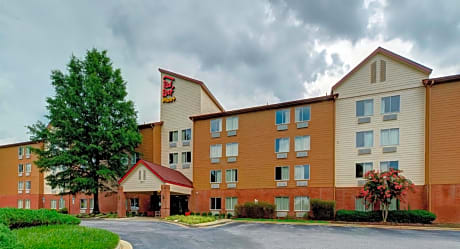 Red Roof Inn PLUS Raleigh Downtown NCSU Conv Center