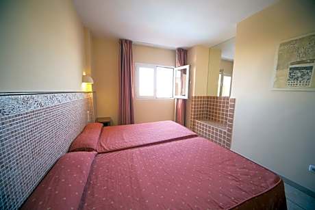 Apartment (3 Adults)