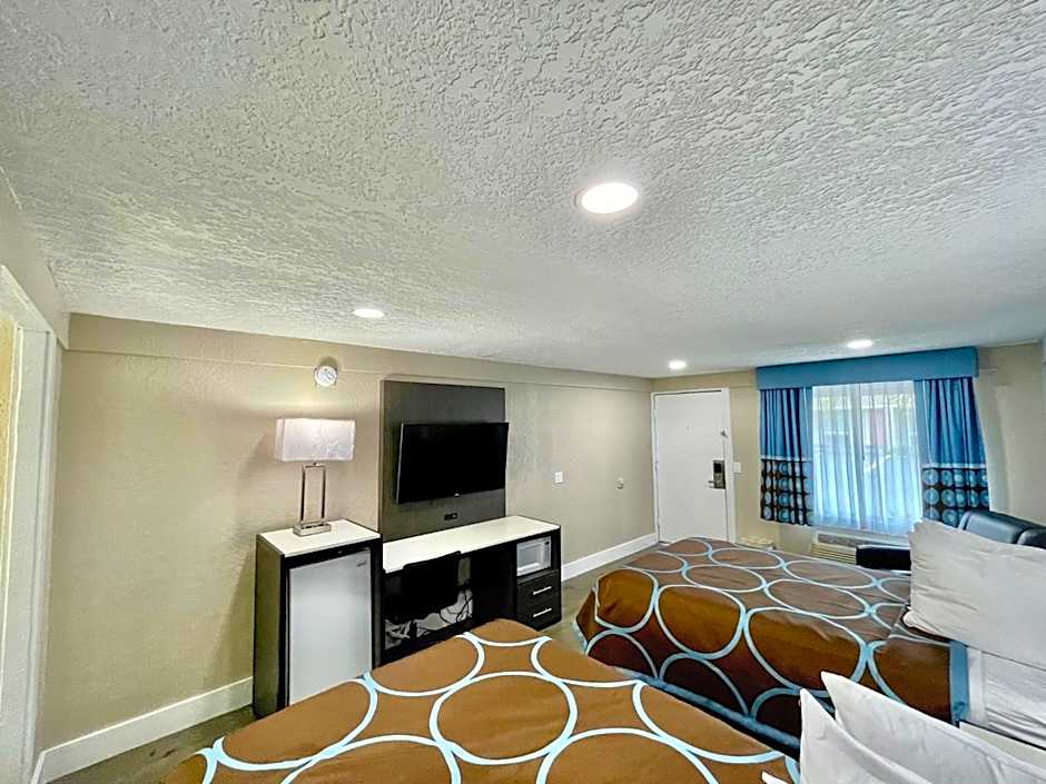 Super 8 by Wyndham Kissimmee-Orlando
