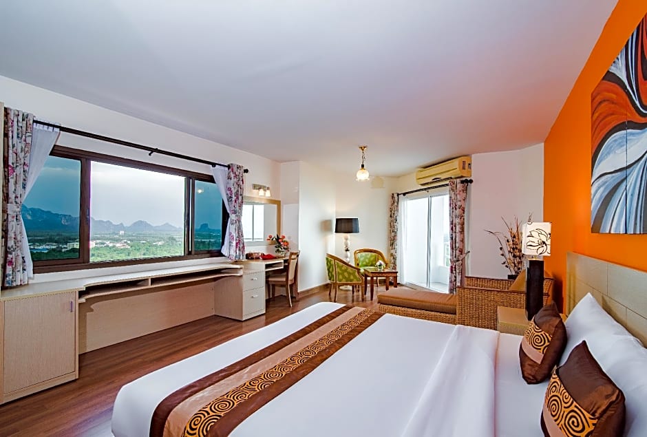 Photo 1 of 1 of Suite, High Floor