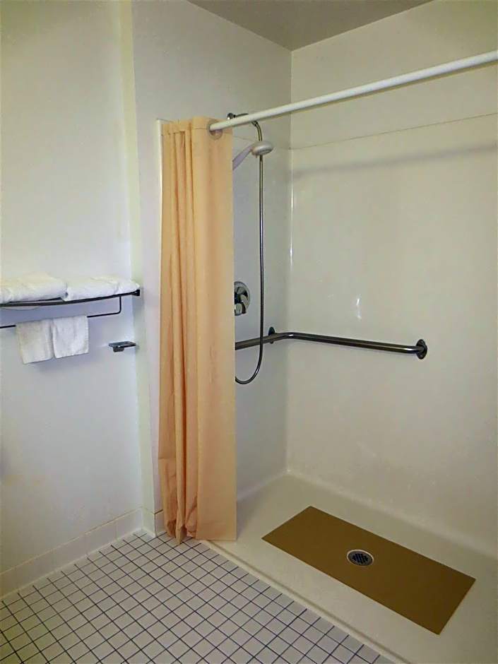 Americas Best Value Inn & Suites Spring Valley