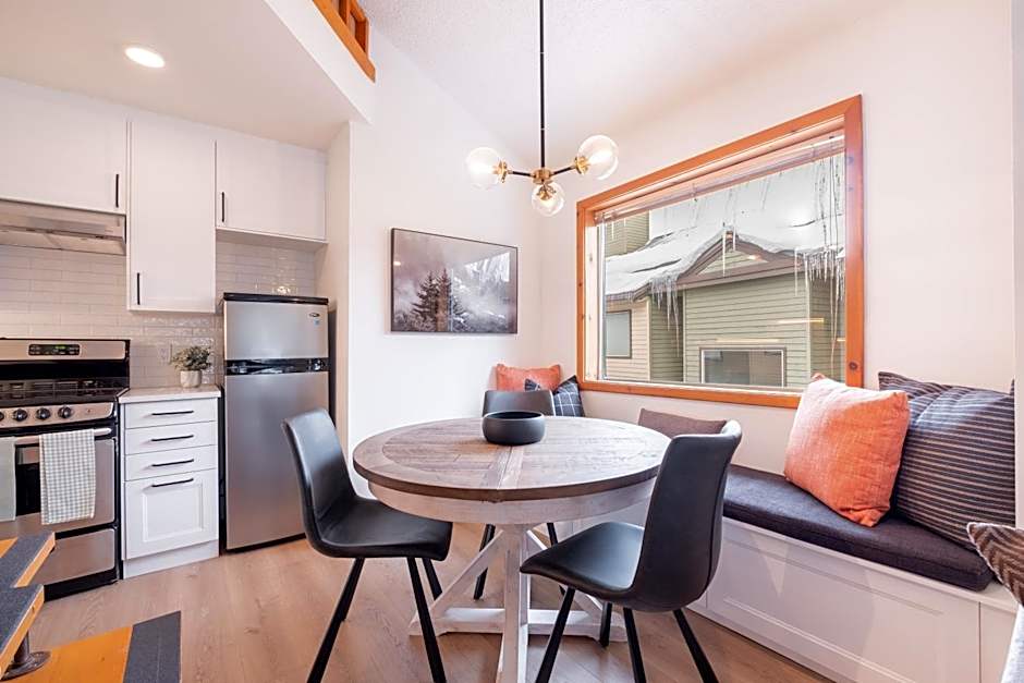 Powderview by Outpost Whistler