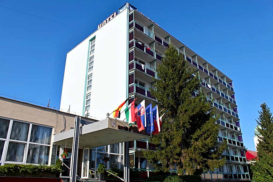 Hotel Pelikán
