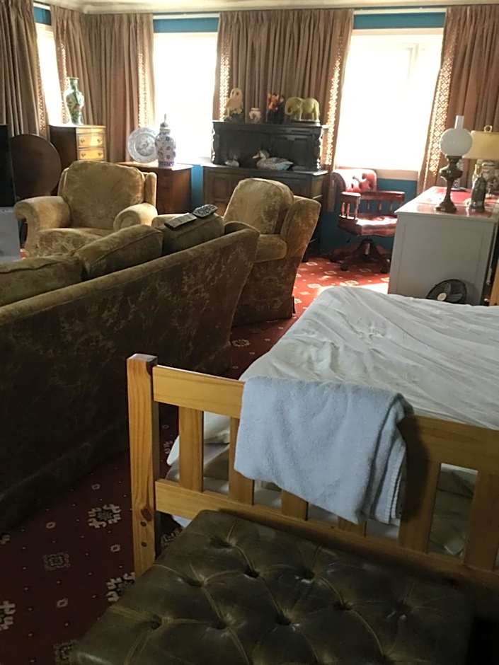 Lowry House Hotel in Walsall