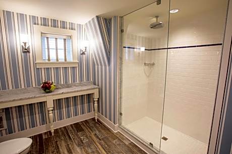 Ocean Front Junior King Suite