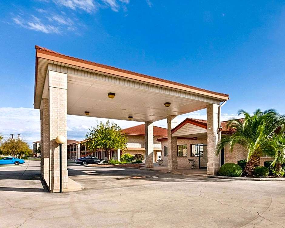 University Inn & Suites