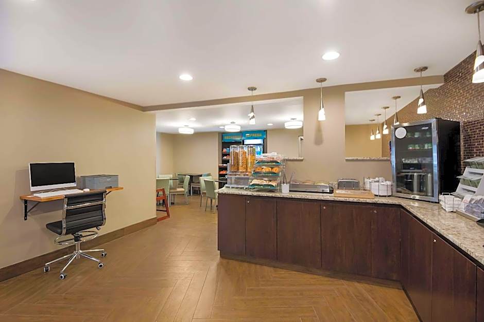 Clarion Pointe Syracuse Downtown