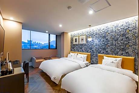 Superior Twin Room