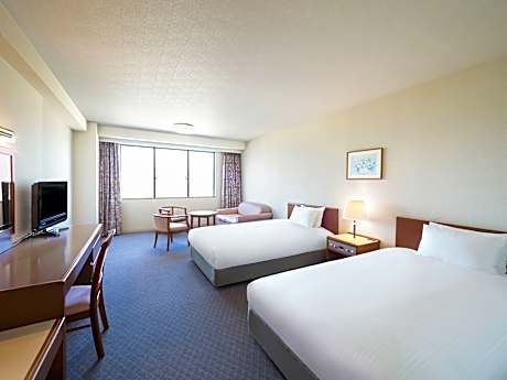 Classic Room with 2 single bed and 1sofa beds for 2 adults