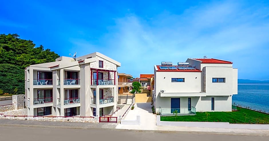 Elpiniki Luxury Rooms