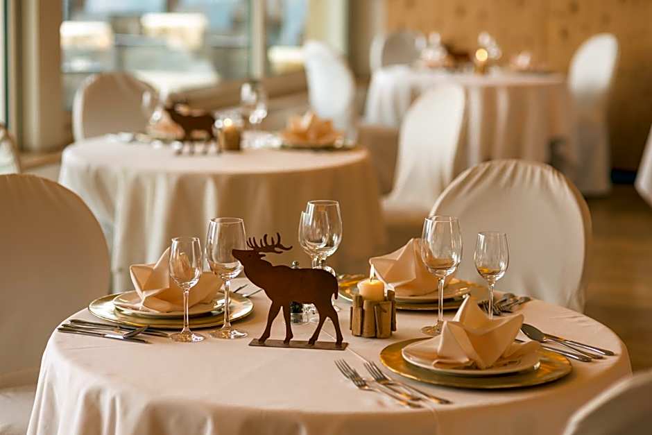 Hotel Emmy - five elements