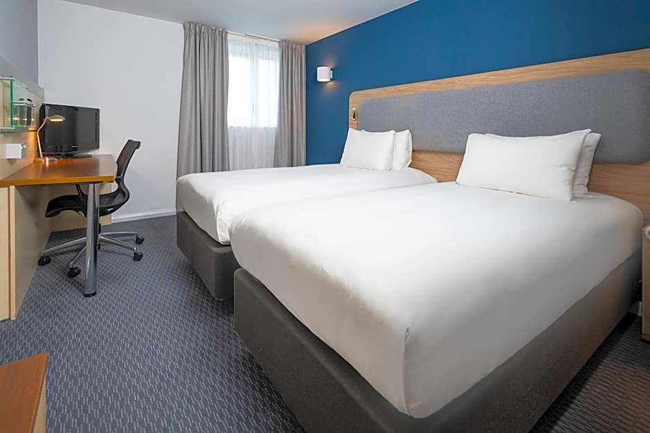 Holiday Inn Express Swindon City Centre By IHG