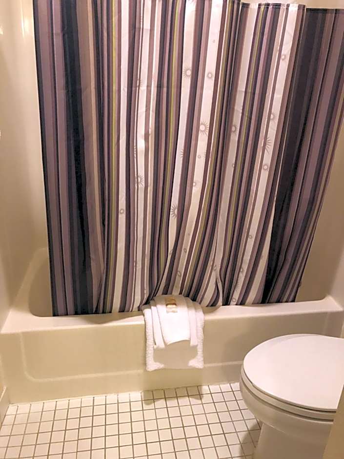La Quinta Inn & Suites by Wyndham Plattsburgh