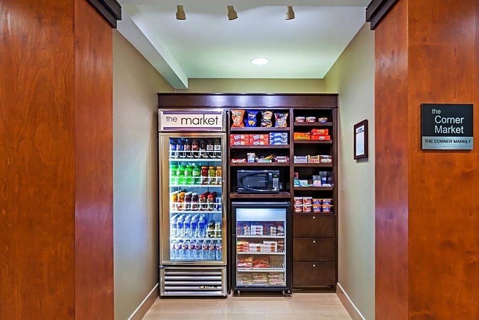 Fairfield Inn & Suites by Marriott Rogers