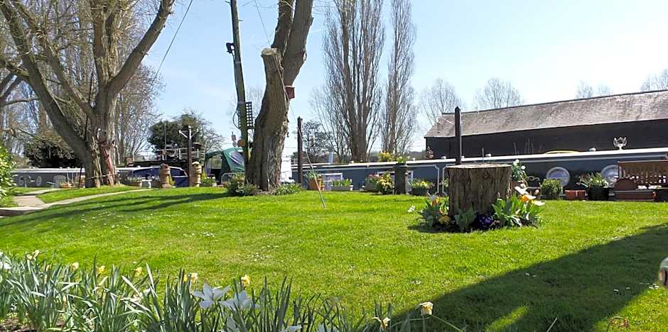 Roydon Marina Village Hotel