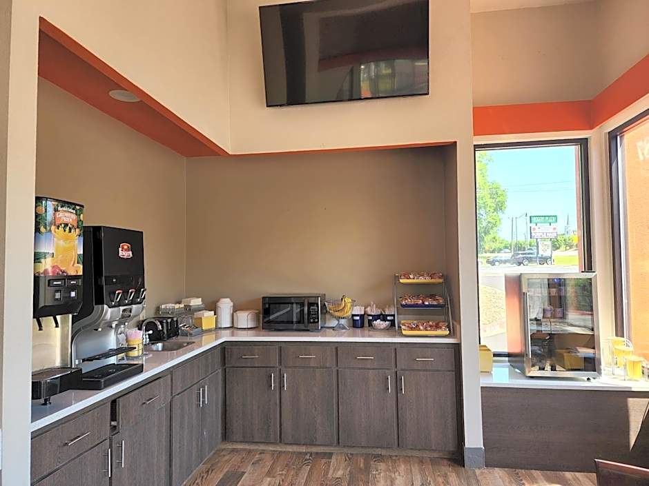 Days Inn by Wyndham Clemson