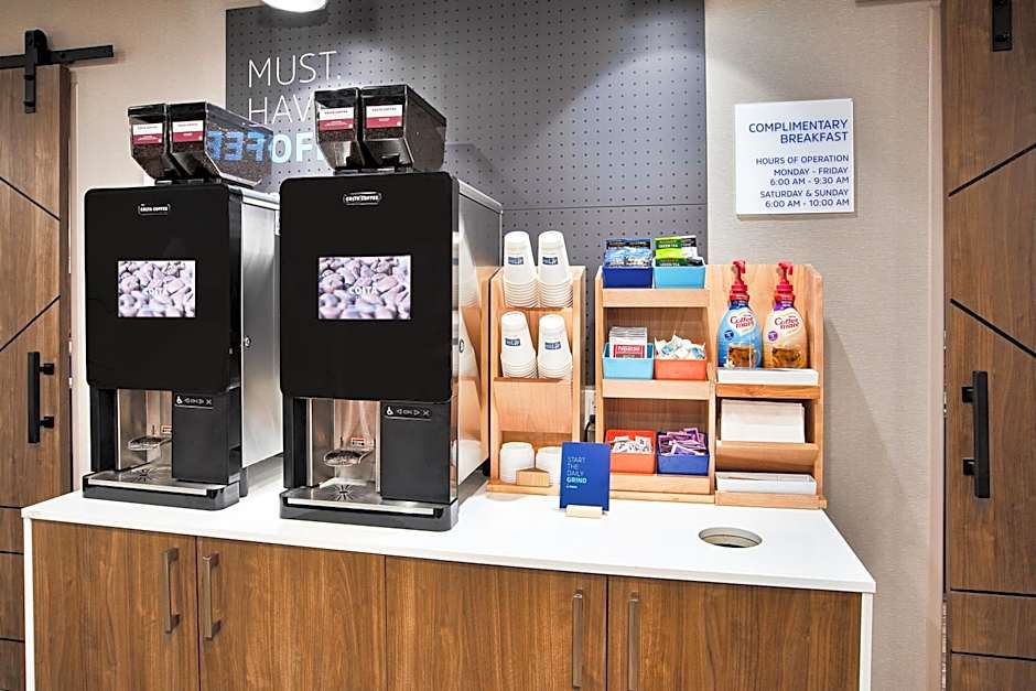 Holiday Inn Express & Suites Eden Prairie  Minneapolis By IHG