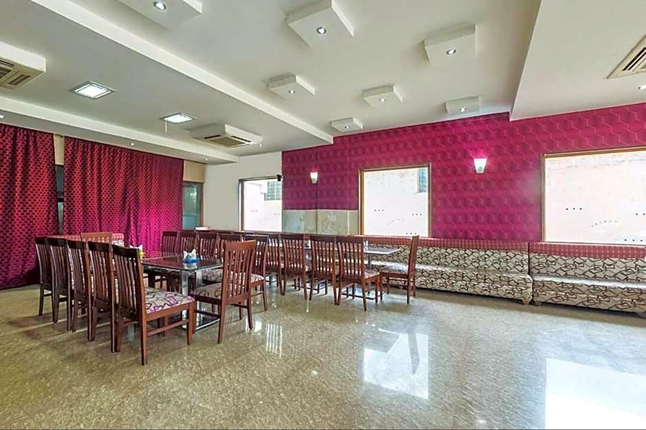 Hotel Mayura International