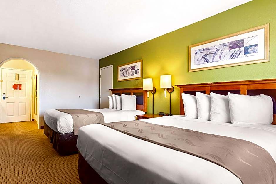 Rodeway Inn Auburn- Foresthill