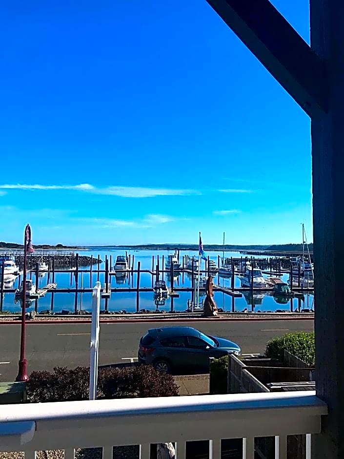 Bandon Marina Inn