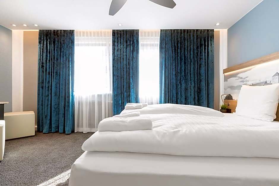 Riverview Apartments by dasPaul