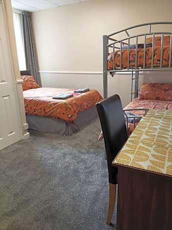 Family Room (2 Adults + 2 Children)