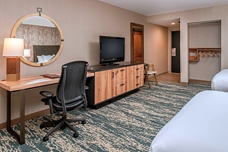 2 Queen Bed Hearing Accessible