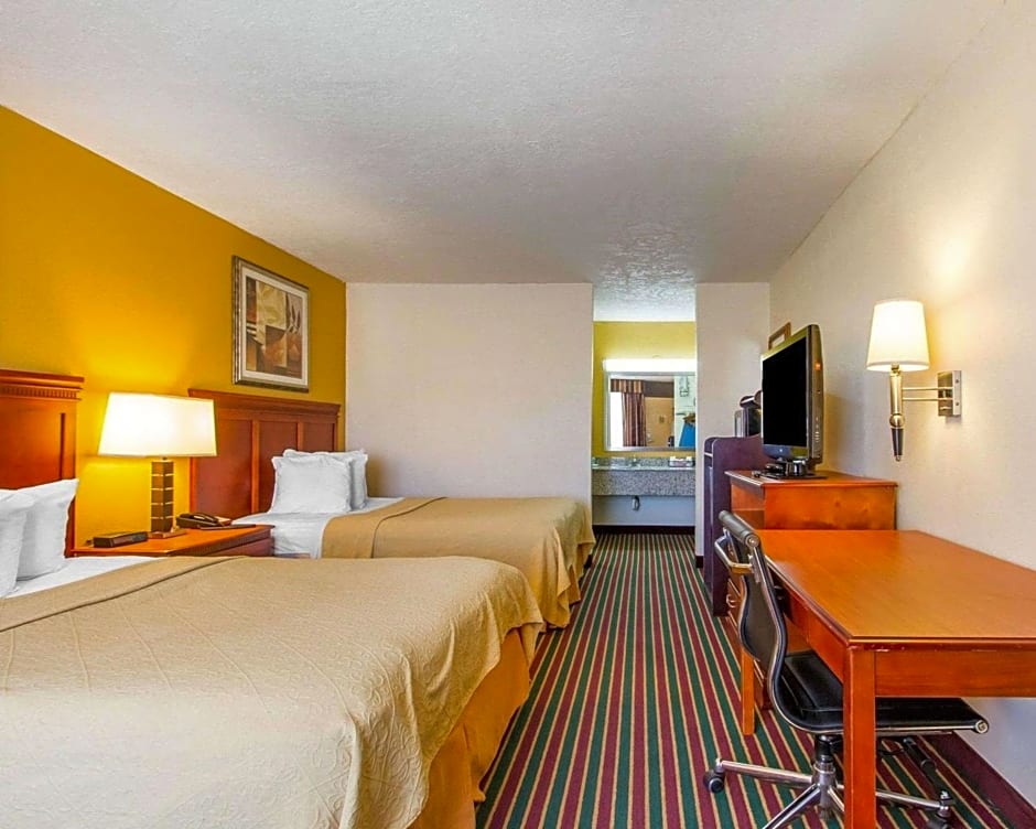 Quality Inn Dyersburg I-155