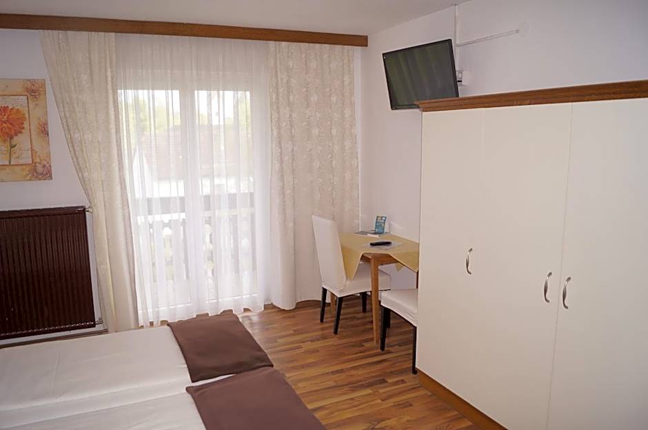 Pension DOBERNIG - CONTACTLESS CHECK IN/STAY