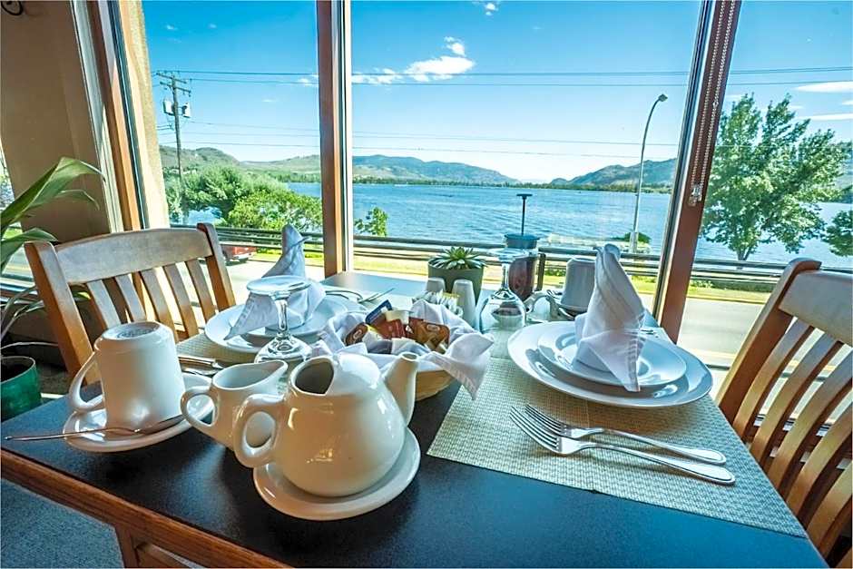 Holiday Inn Hotel & Suites Osoyoos By IHG