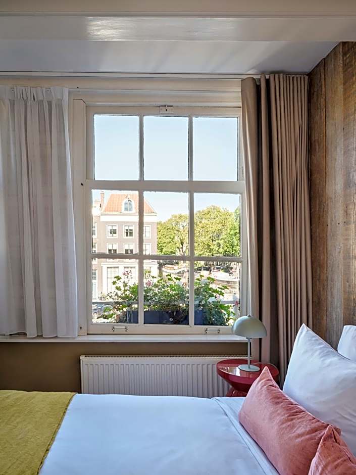 MAX BROWN HOTEL CANAL DISTRICT