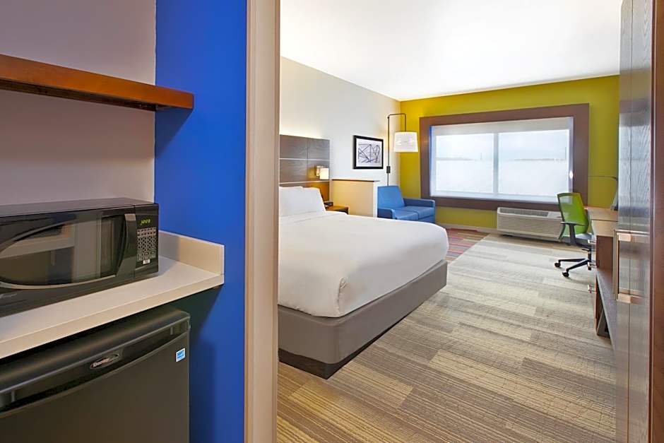 Holiday Inn Express and Suites South Hill By IHG