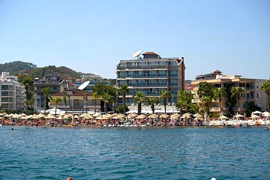 Maris Beach Hotel