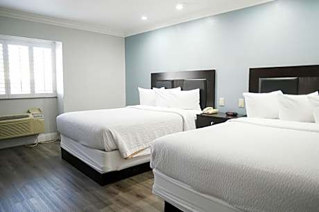 Queen Room with Two Queen Beds - Non-Smoking