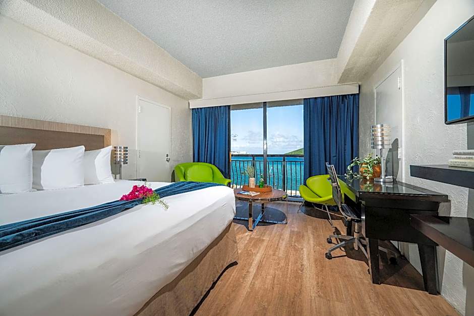 Foto 1 dari 12 — 1 King Bed, Ocean View