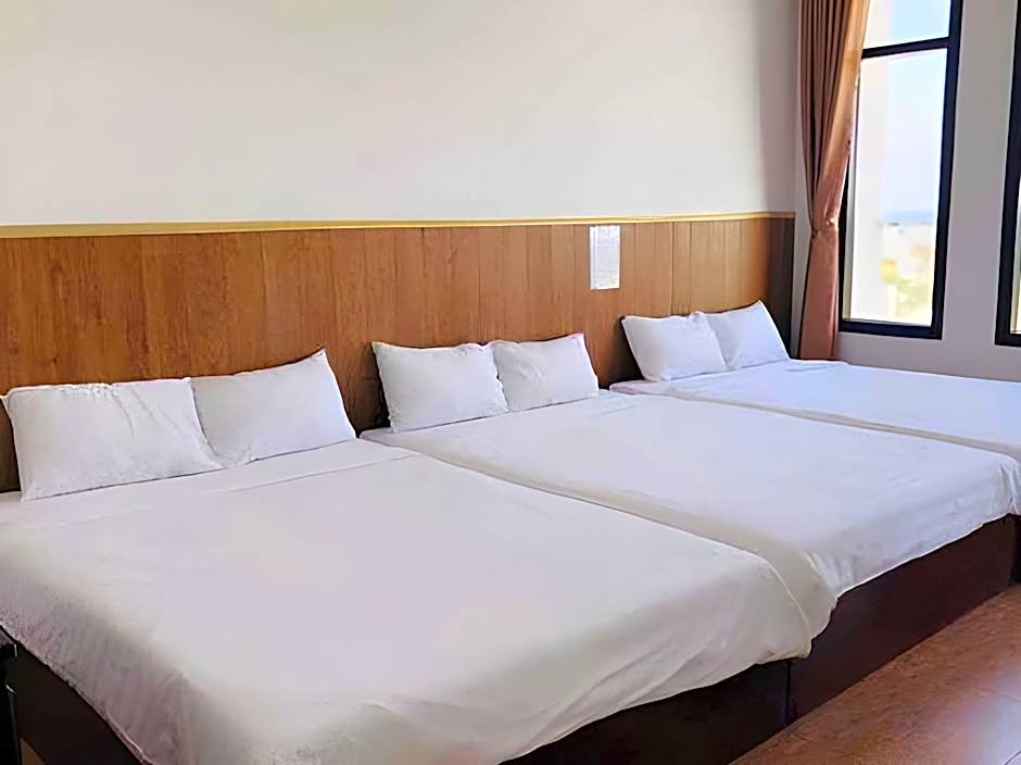 MOON HOTEL